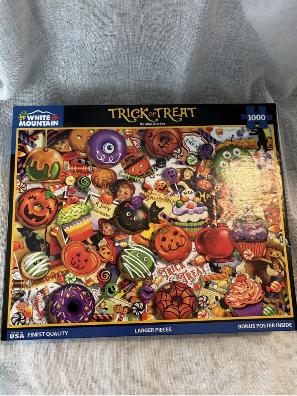 White Mountain 1000 Piece Jigsaw Puzzle Trick Or Treat Box - Open Box